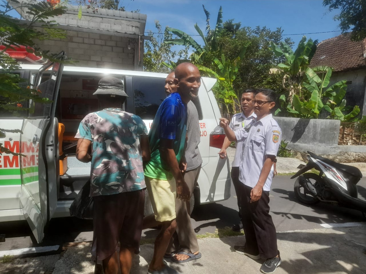 mengantar pasien ke RS