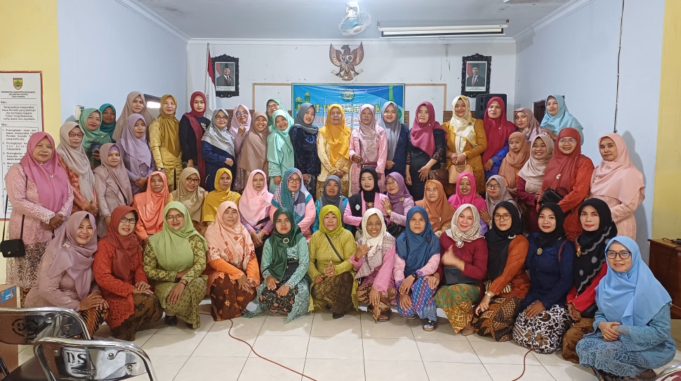 Peserta BKR Kampung KB Ds. Pondok memperingatai Hari Kartini