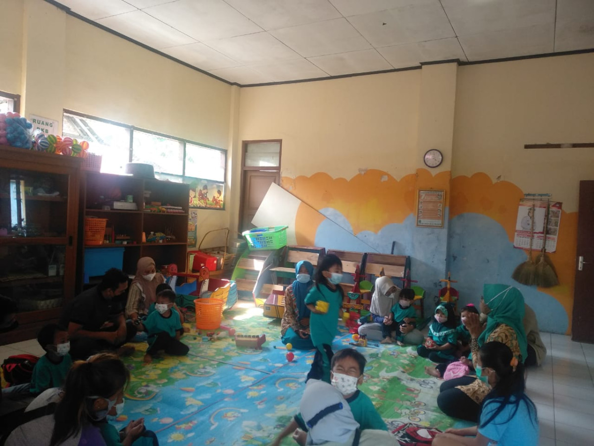 Memberikan arahan kepada orang tua/wali anak didik