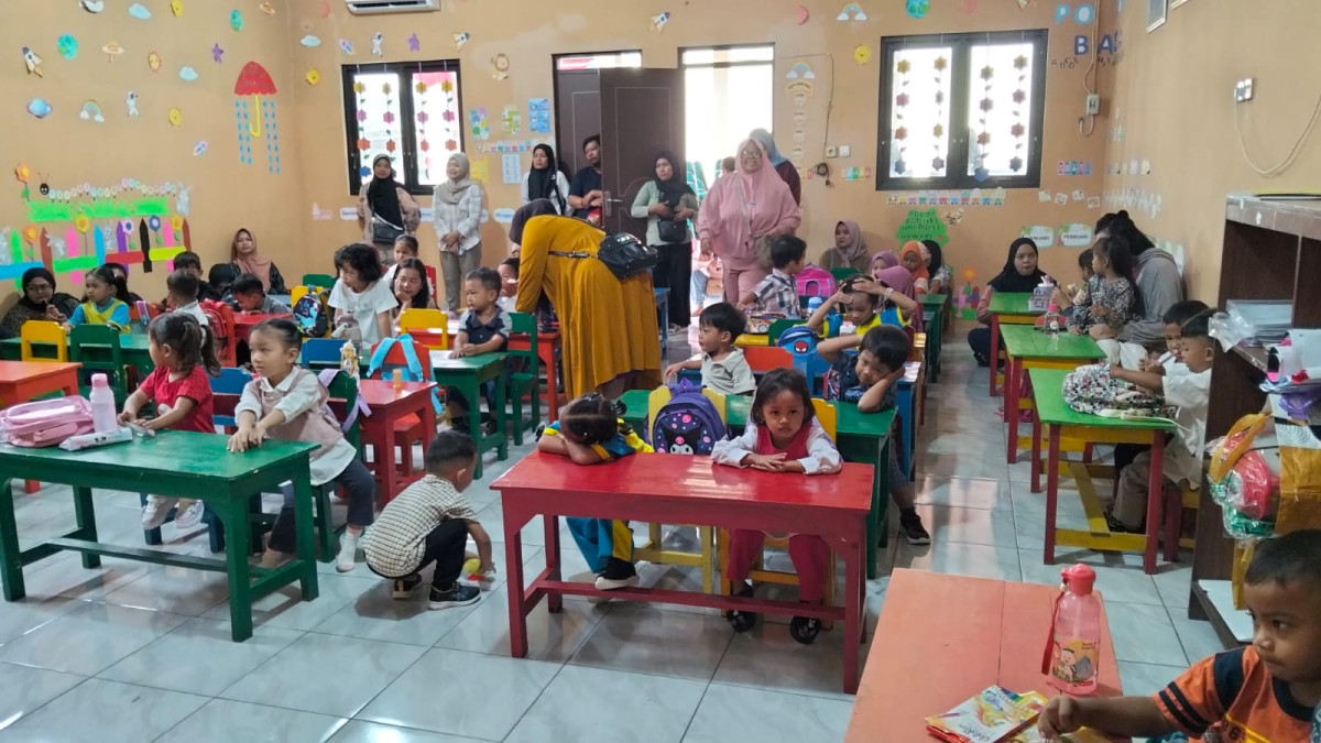 Kegiatan bermain dan belajar di paud mutiara kasih