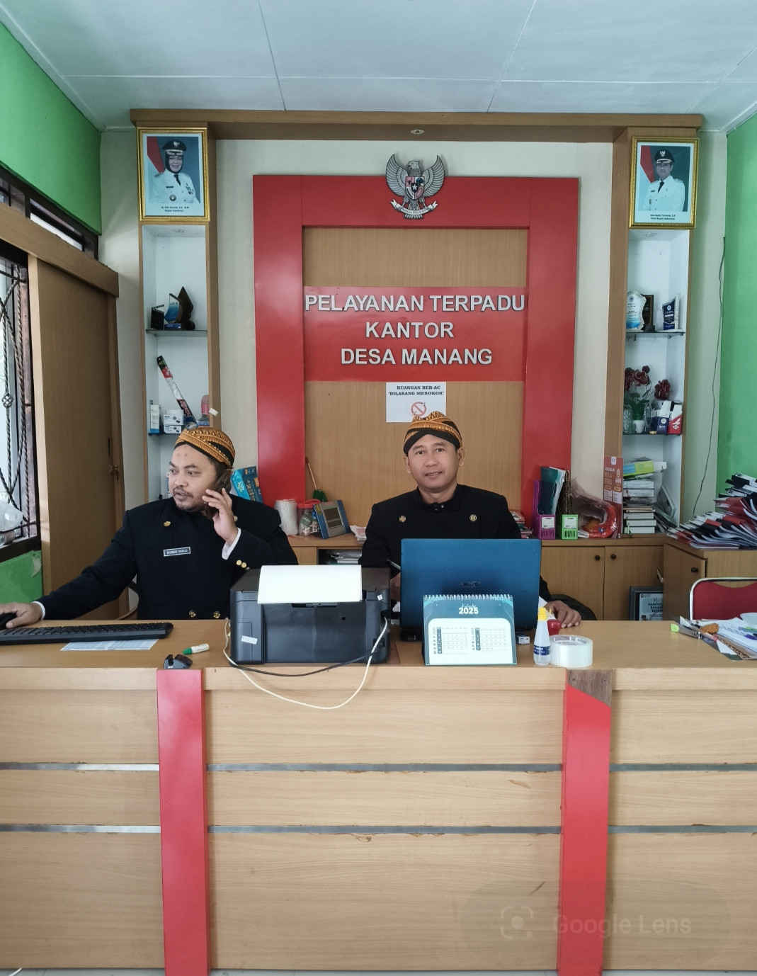 Pelayanan masyarakat oleh pemdes Manang