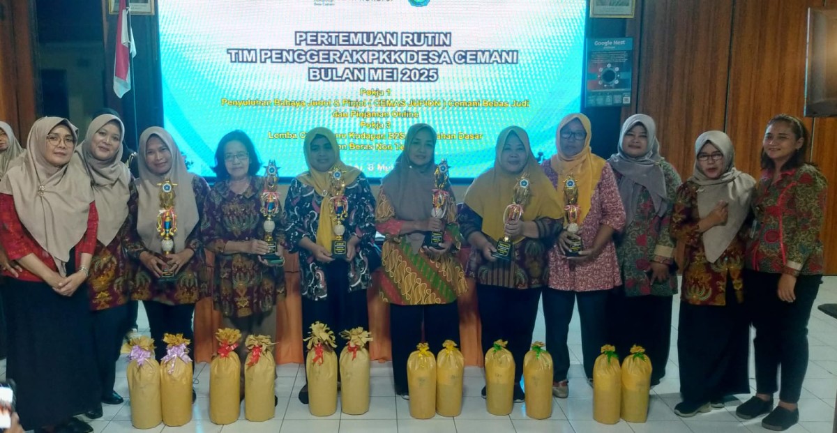 Pembagian hadiah lomba memasak