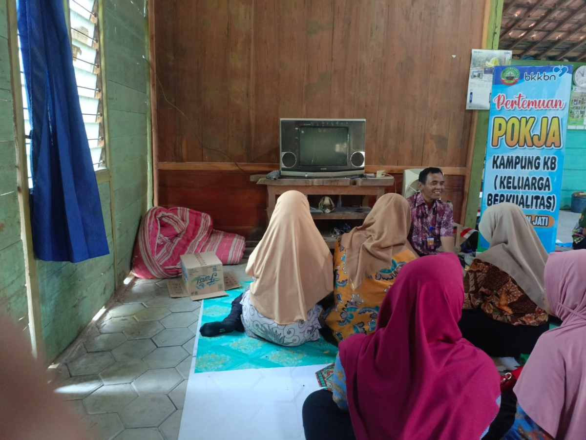 Pengisian materi oleh Bpk. Sukemi, PLKB Kec. Jati