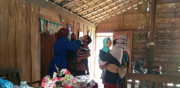 Pemberian Vitamin A dan Obat Cacing BKB Kampung KB Margi Rahayu Desa Pelem