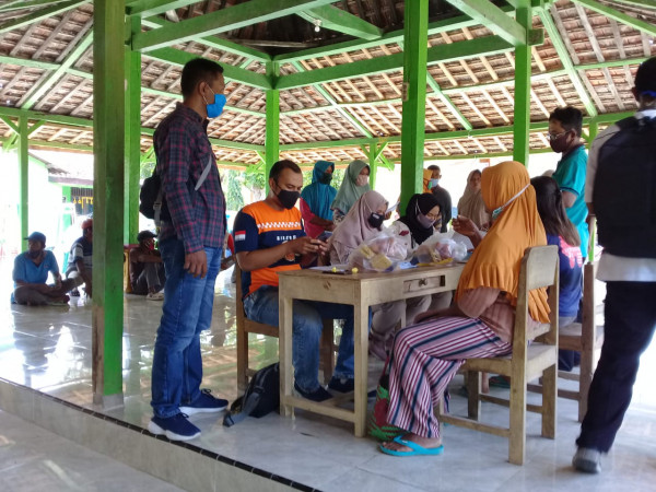 Pembagian BSNT ( Bantuan Sosial Non Tunai) Kampung KB Margi Rahayu Desa Pelem