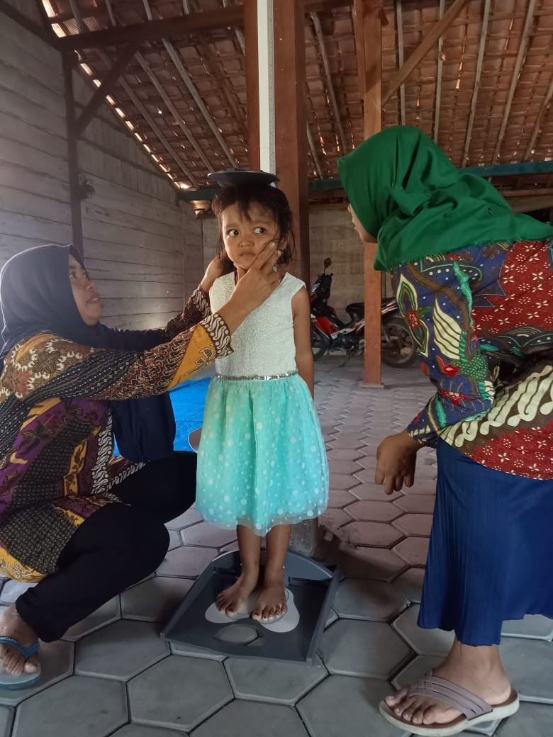 Melakukan Posyandu Aktif