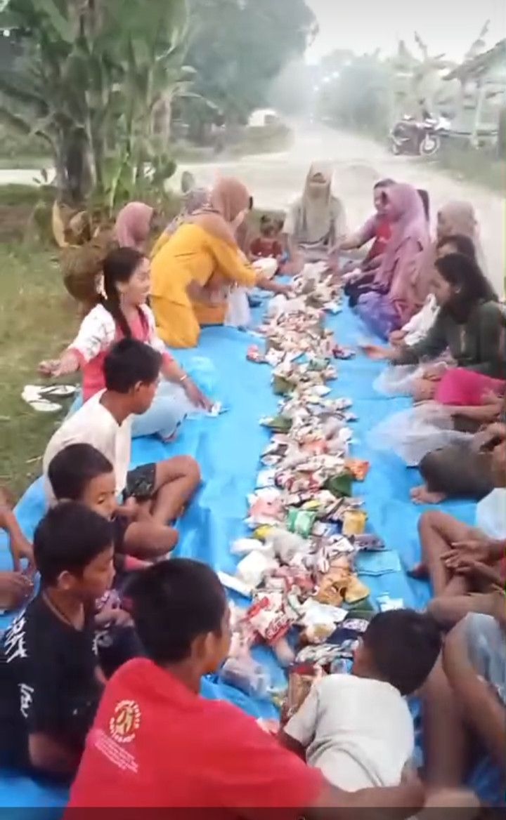 Melestarikan adat Campur bawur