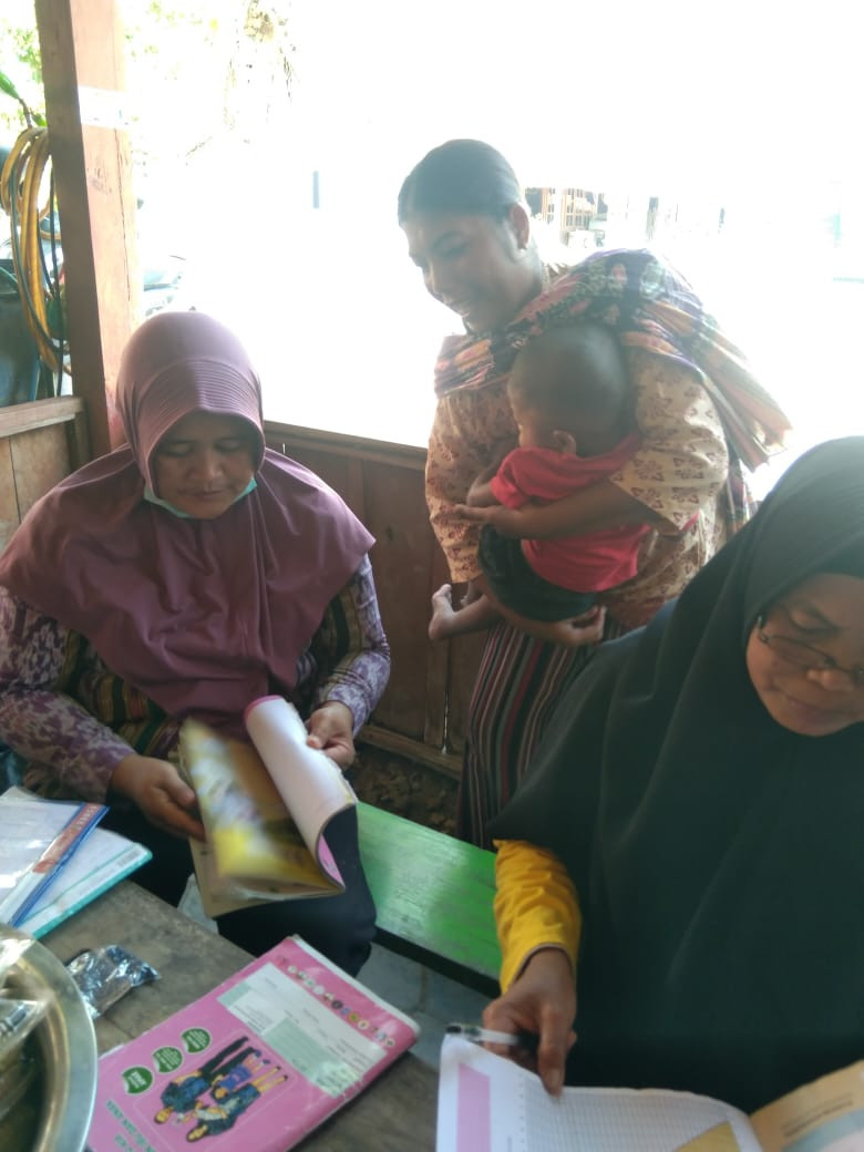 Melakukan Posyandu Aktif