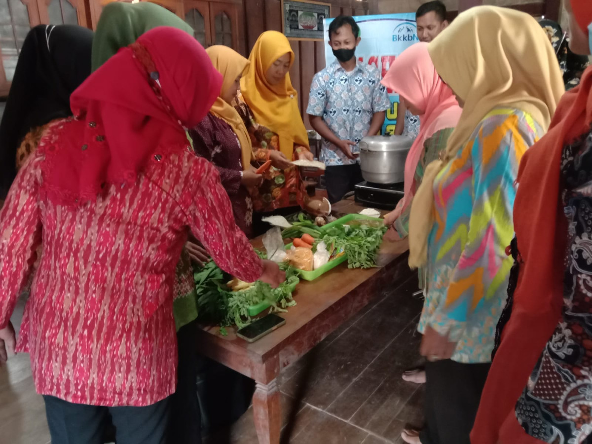 DASHAT ( Dapur Sehat Atasi Stunting)