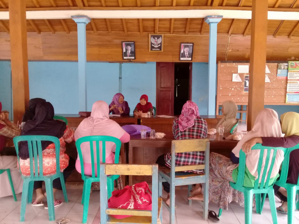 Rapat pelengkapan buku administrasi