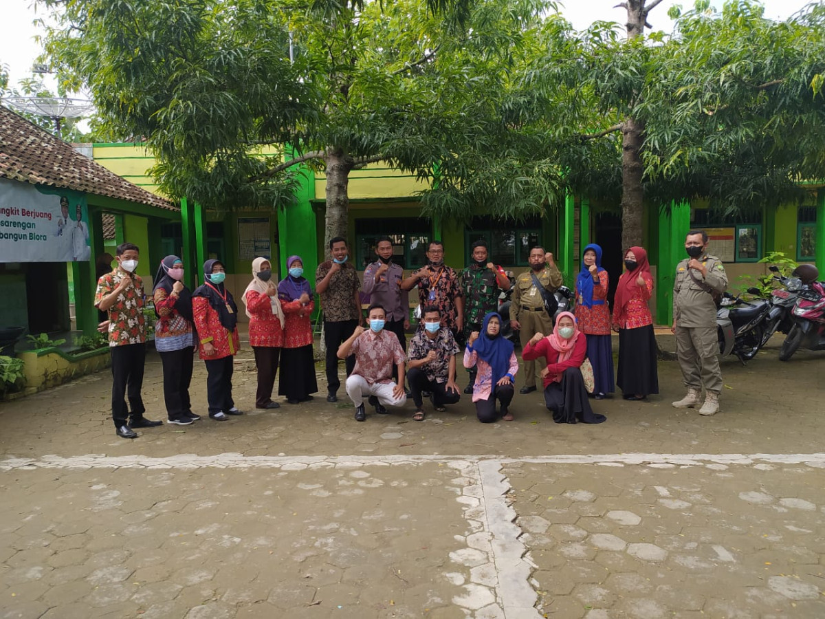 Kegiatan vaksin di SD kemiri 1 dan 2