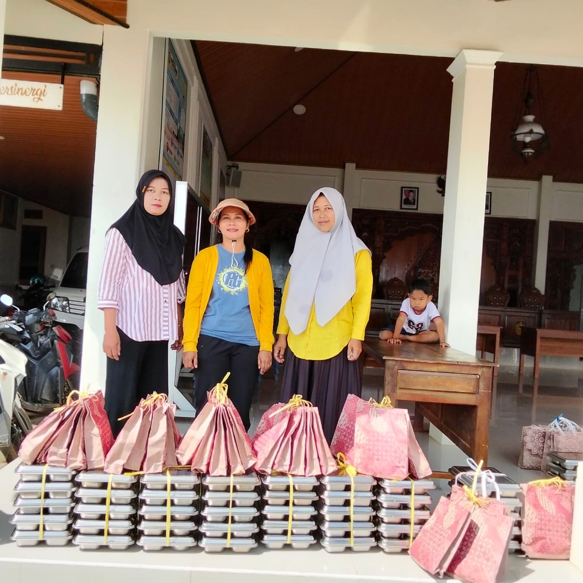 Distribusi Makan Bergizi Gratis (MBG) sasaran 3B wilayah Posyandu Sari Mulyo I