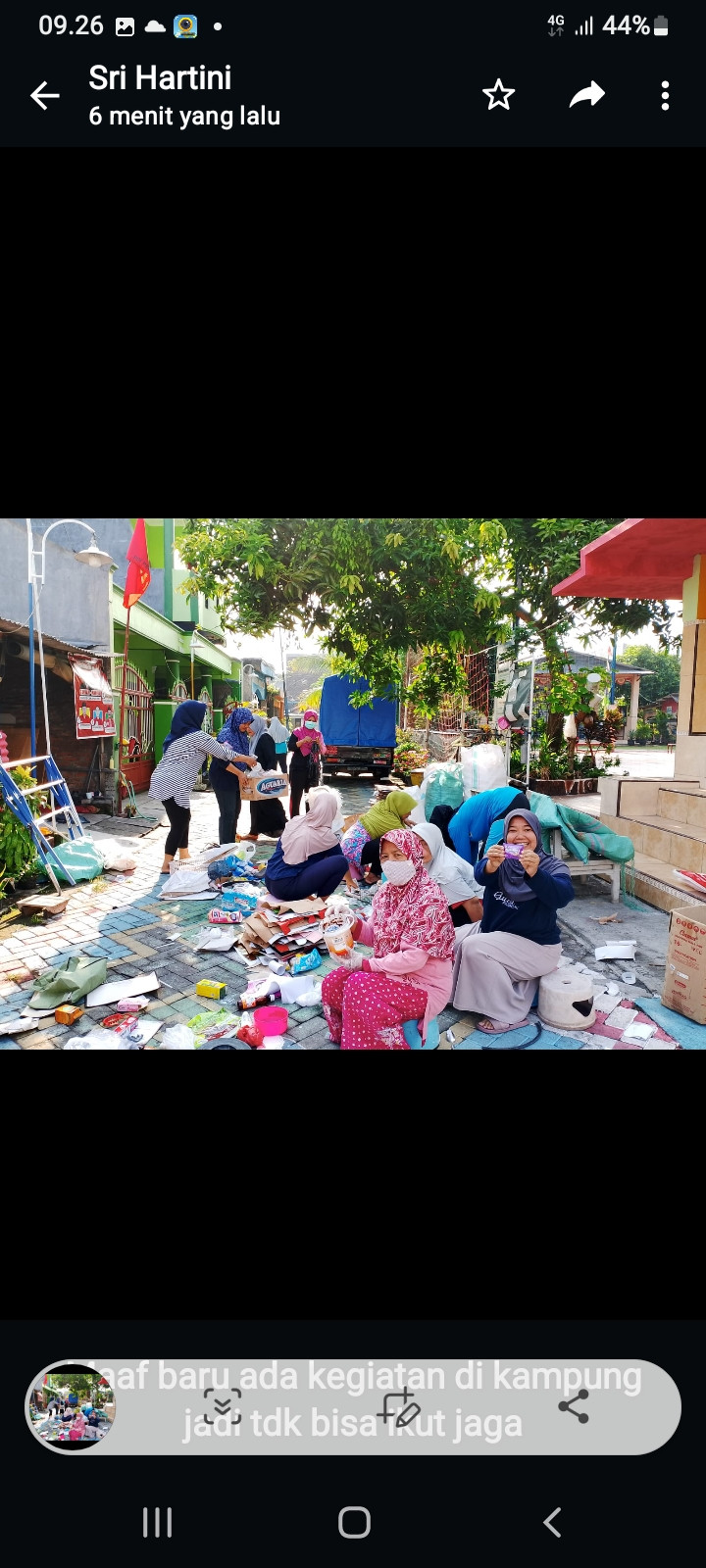 Memanfaatkan /mendaur ulang barang bekas