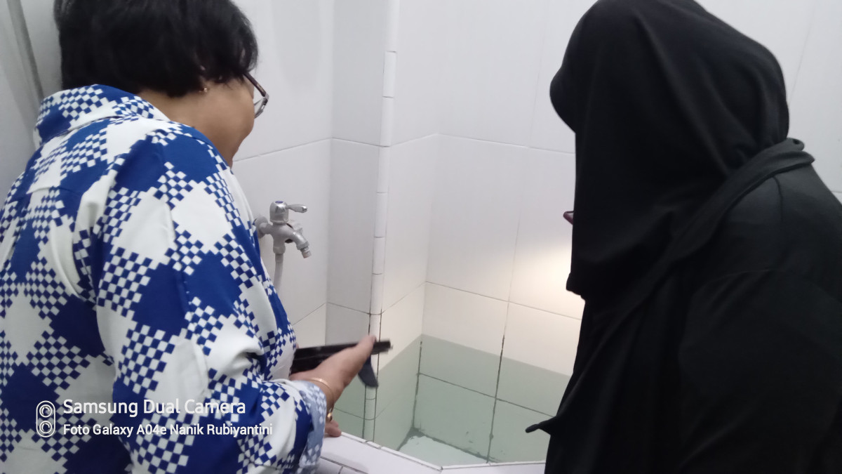 Pemeriksaan jentik jentik nyamuk.