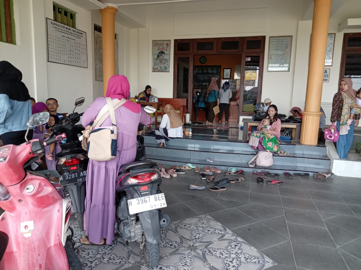 Imunisasi gratis di Bidan Wilayah Batursari 1
