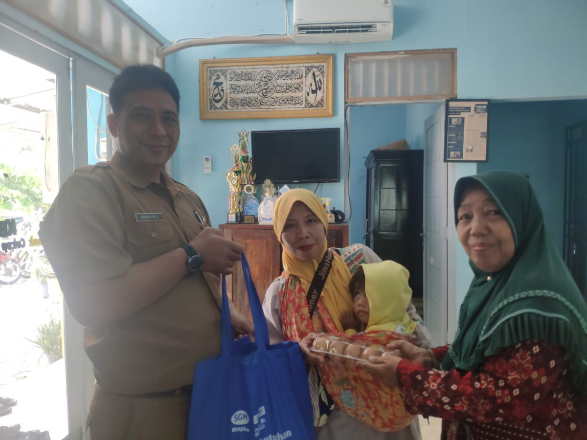 Penerimaan sembako kepada stunting Batursati