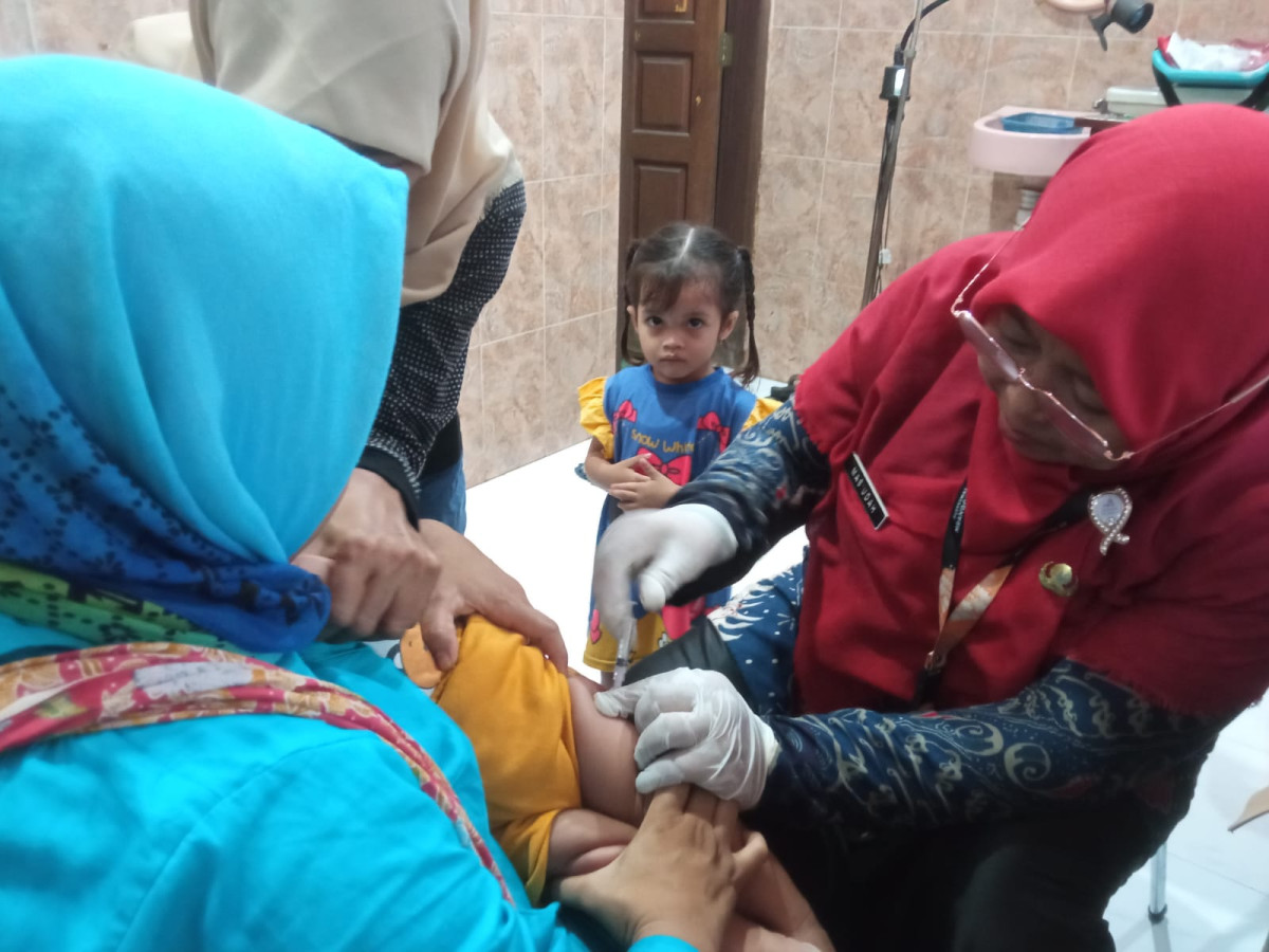 Kegiatan Imunisasi di wilayah Batursari 1