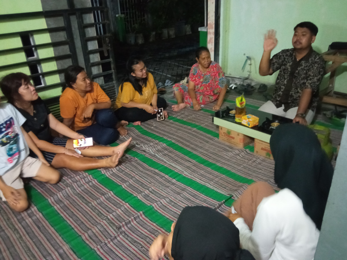 pembagian minyak goreng gratis dg sosialisasi penggunaan selang kompor silikon