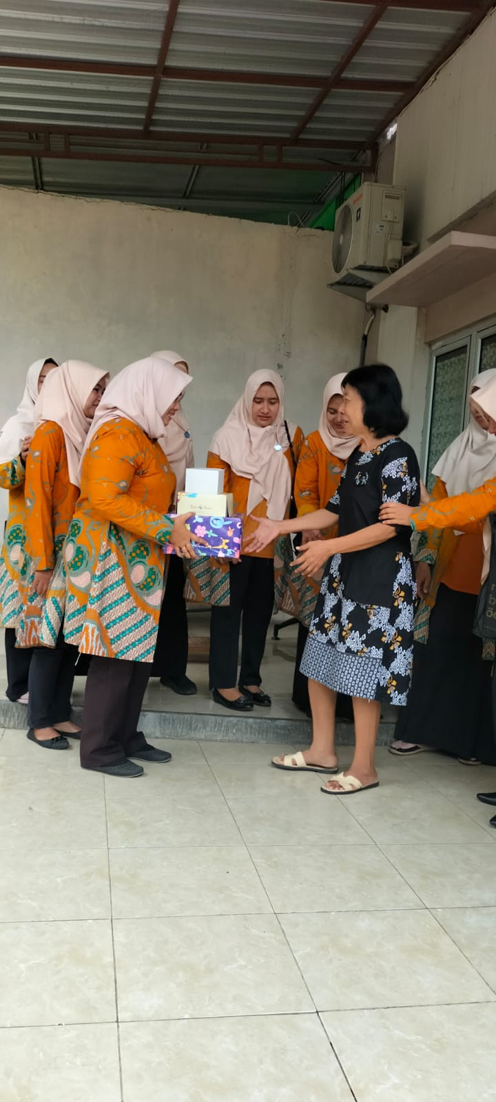 anjangsana ke pengurus PKK yg sakit