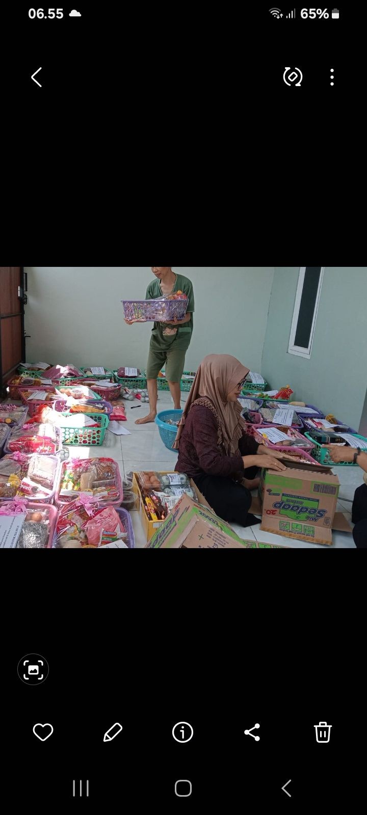 Bakti sosial untuk kaum duafa dan lansia