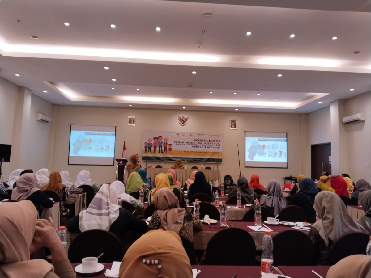 sosialisasi Peran orang tua/keluarga dalam Rangka Pencegahan penyakit HIV AIDS