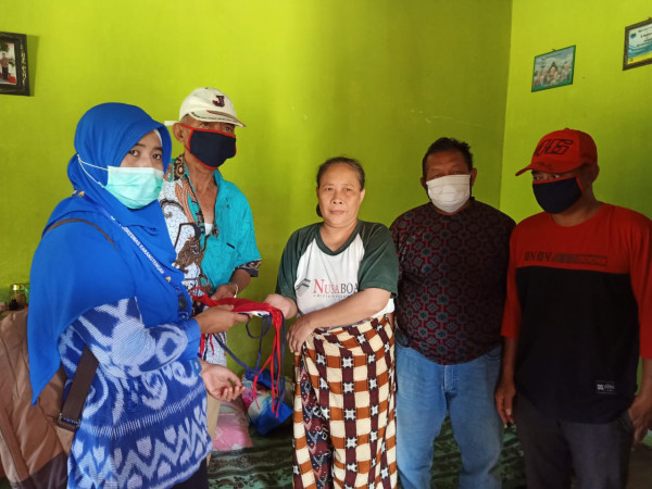 Berbagi masker