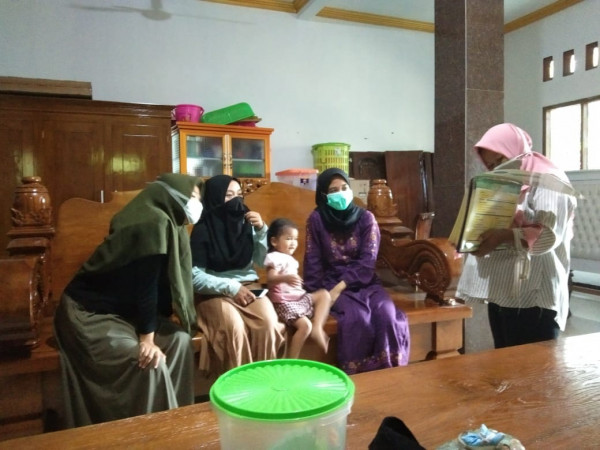 Pembinaan bagi masyarakat oleh kader