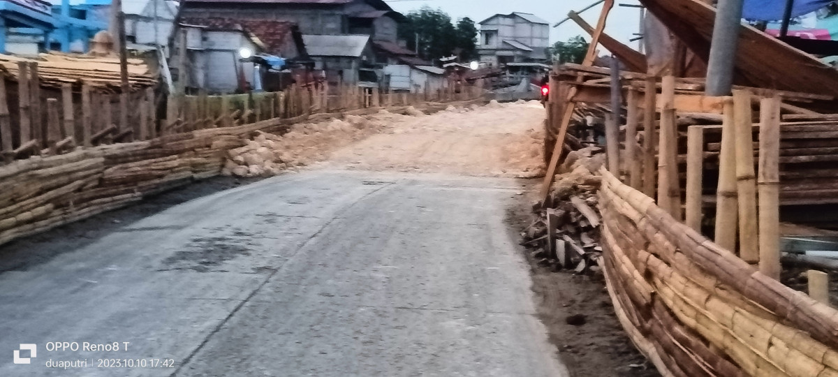 Penggurukan jalan raya