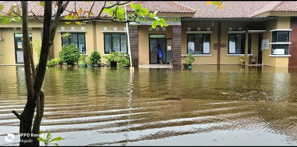 halaman ktr kecamatan Bonang