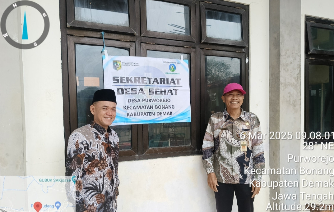 pemasangan papan skretaris desa sehat