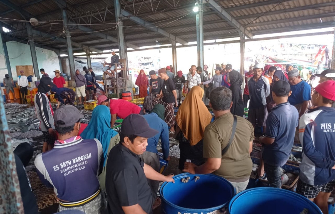 suasana TPI pagi hari
