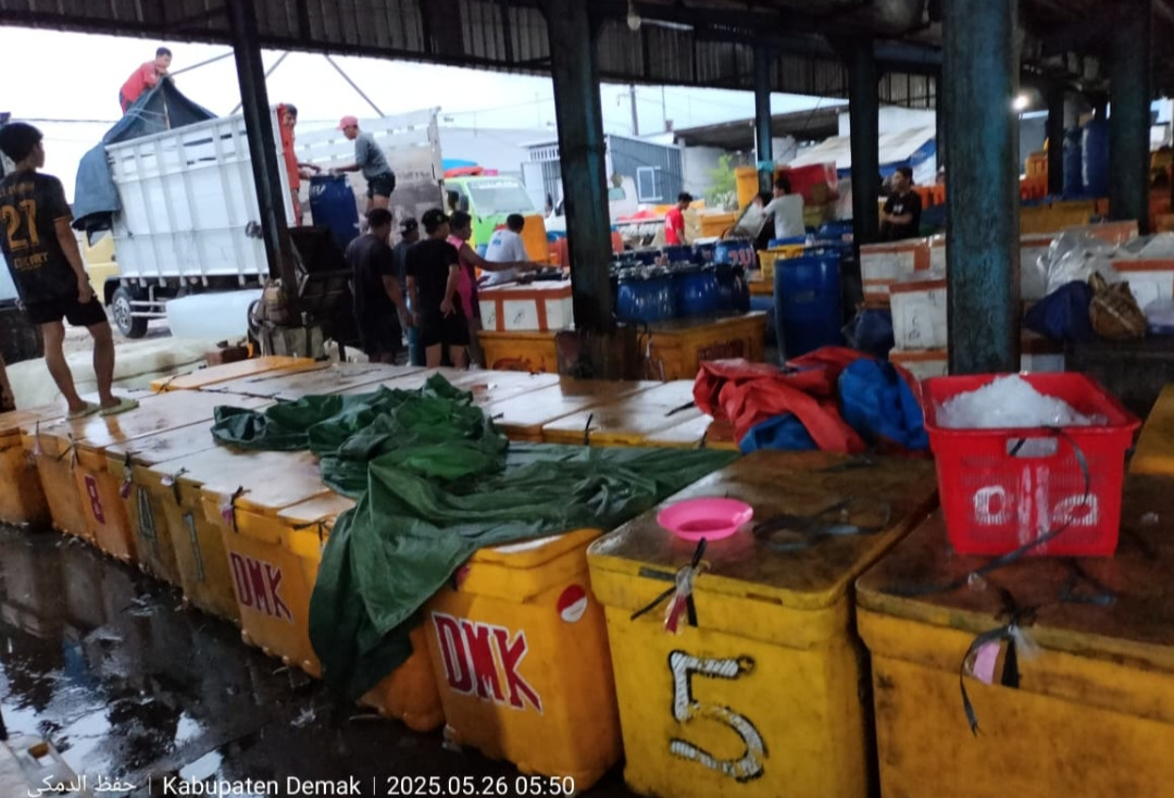 suasana TPI muara demak