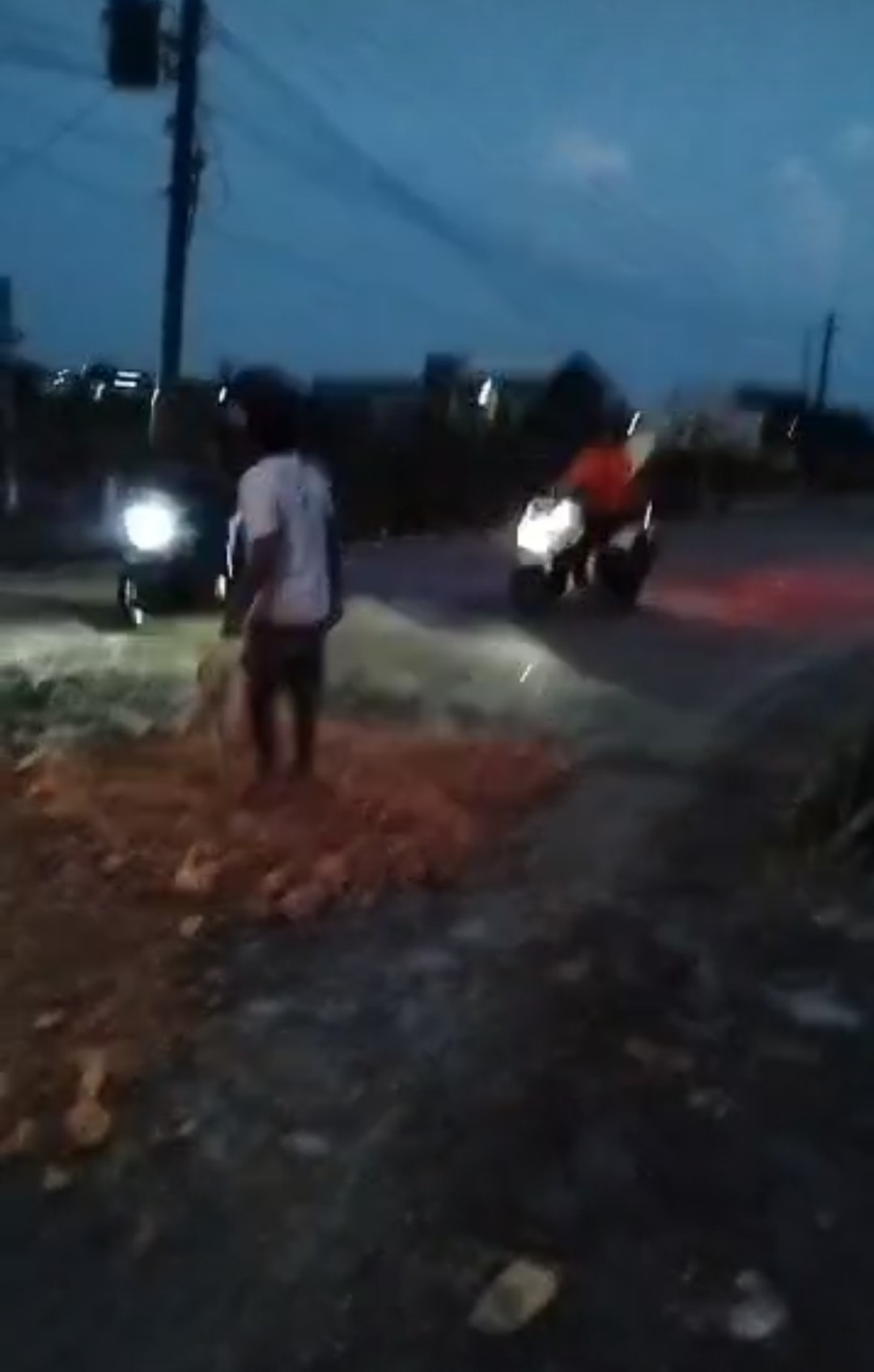hati-hati para pengguna jalan raya