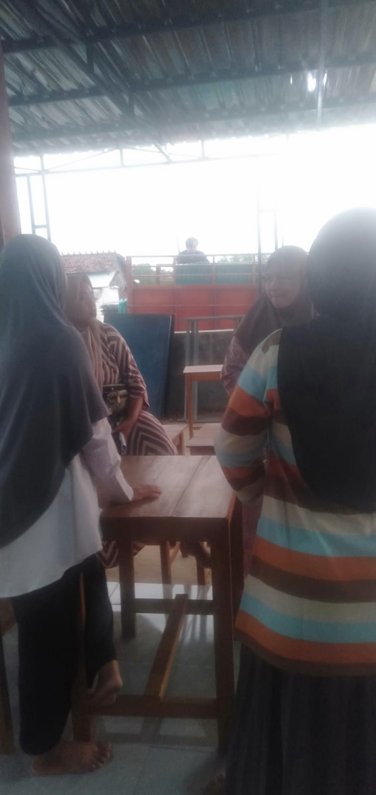 saling bantu membantu