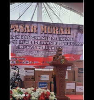 pembukaan pasar murah oleh ibu bupati