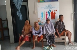 antri berobat di PKD