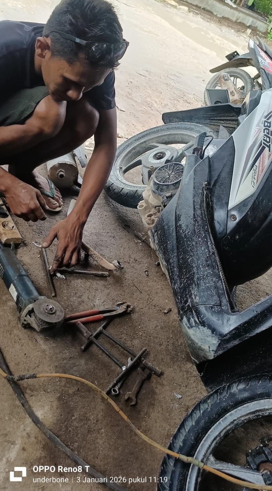 pemeliharaan dan perawatan motor disaat jalan raya belum beraspal