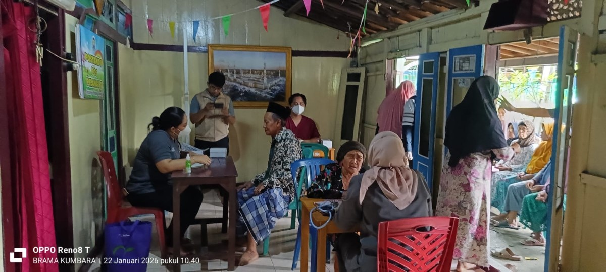 kunjungan tim dokter bekerjasama dengan KKN undip