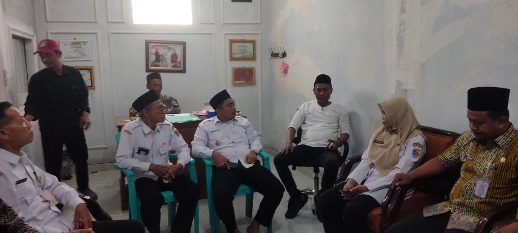 Kunjungan kerja dari kecamatan dalam rangka persiapan pelantikan panitia penagkat desa