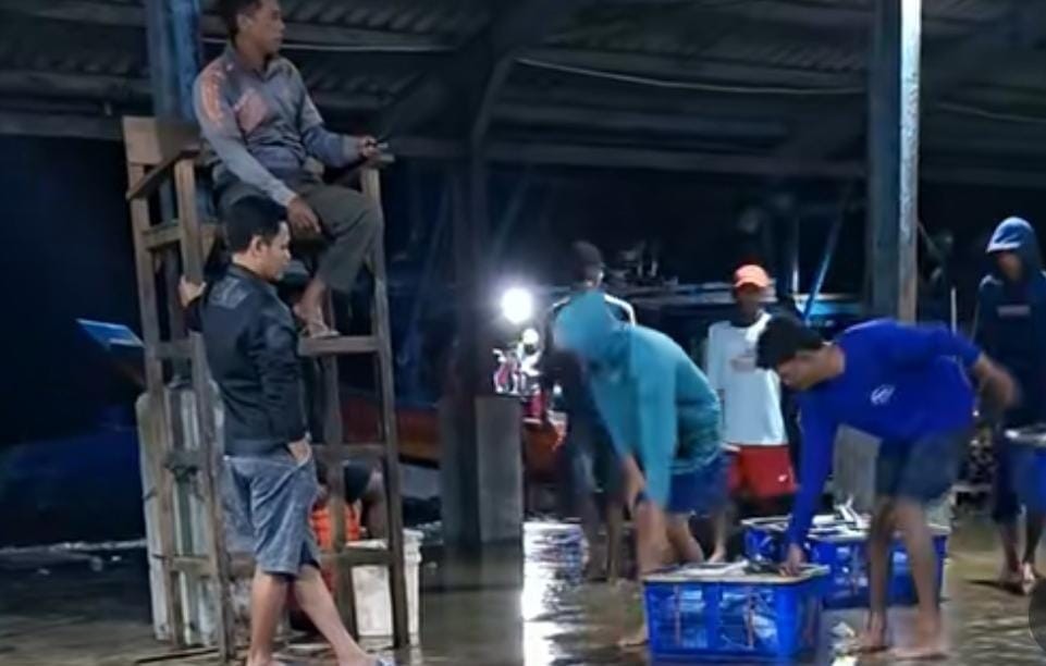 Hasil tangkapan nelayan dilelang di Tempat pelelangan ikan