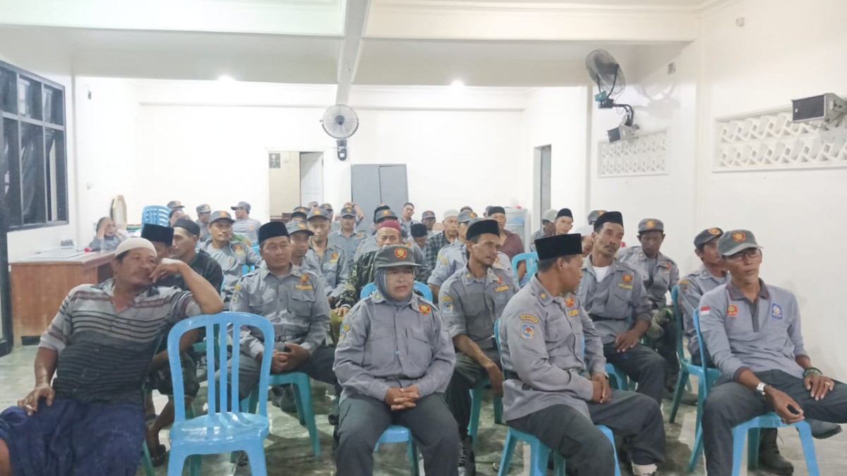 Rapat koordinasi dengan Linmas guna kelancaran takbir keliling
