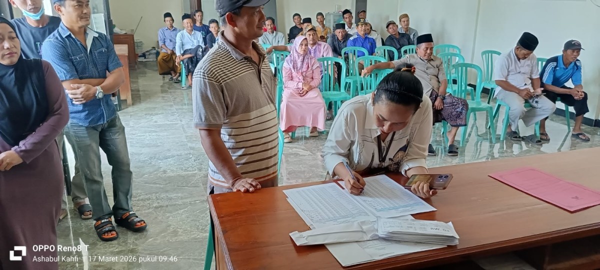 Pembagian instensif ketua RW RT se Desa Purworejo
