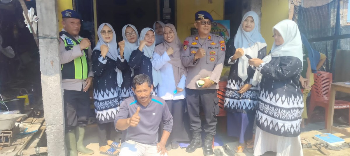 kedatangan Babinsa dan babinkamtibmas di kegiatan yandu