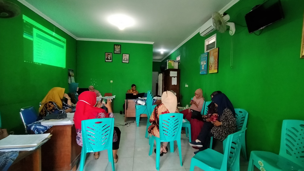 Pelatihan pengisian web kampung keluarga berkualitas