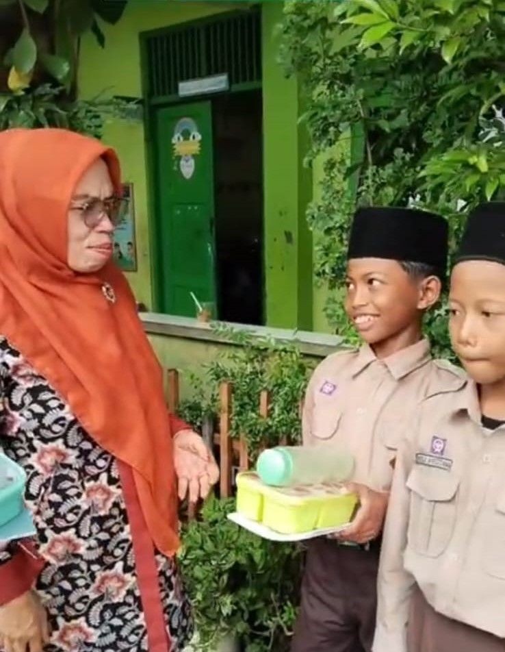 Penyerahan Reward Pemenang dalam Event Class Metting
