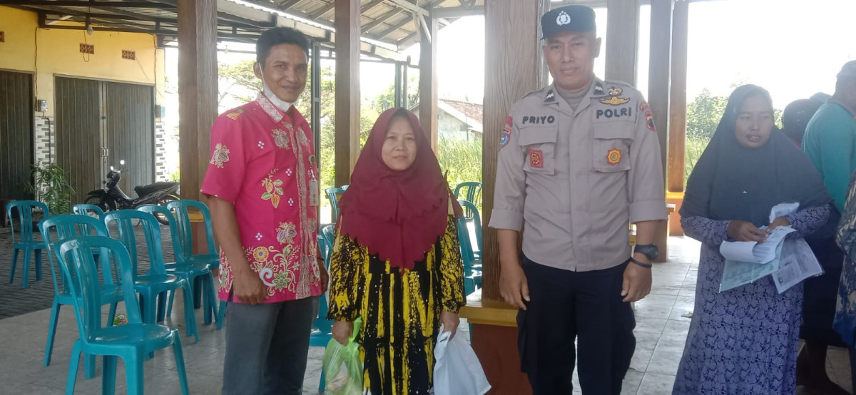 PEMBAGIAN AYAM DAN TELUR UNTUK KELUARGA STUNTING
