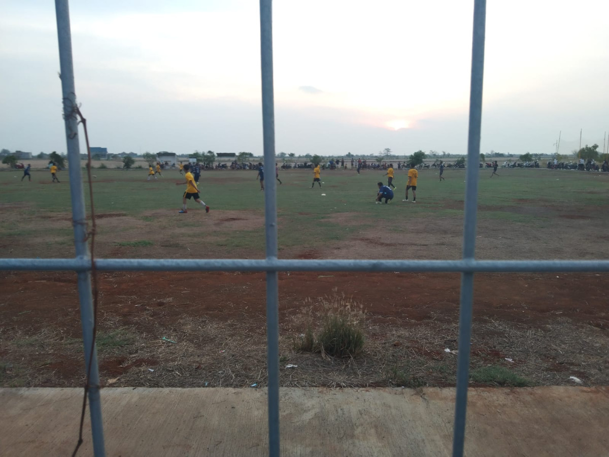 tanding sepak bola