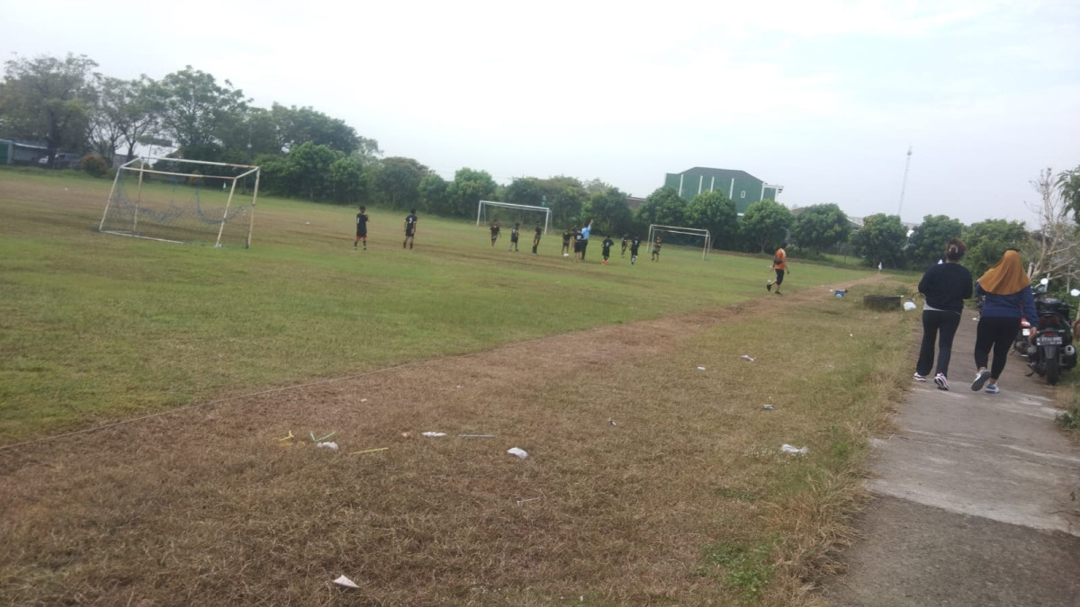 main sepak bola