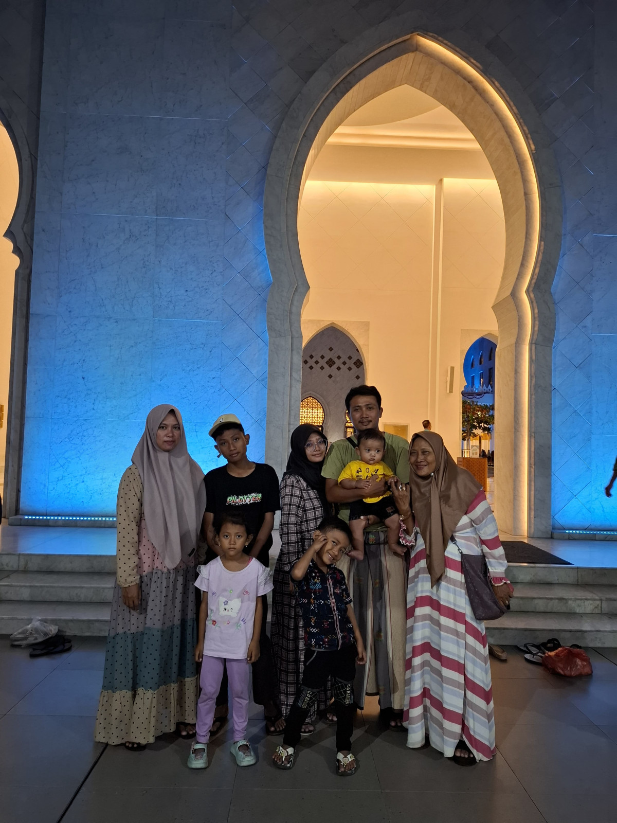 Mengunjungi masjid