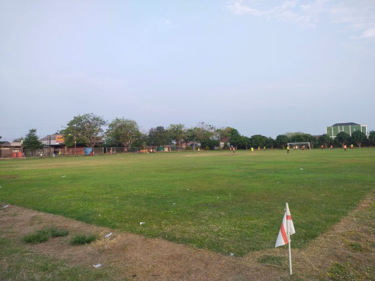 Main sepak bola